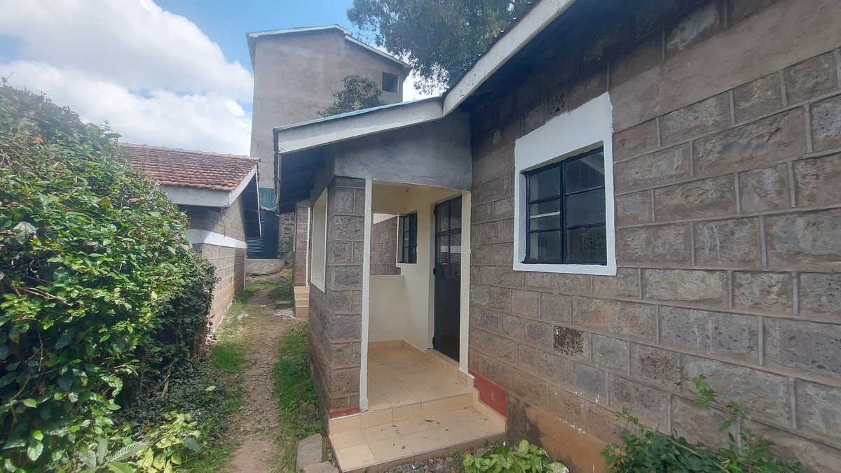 2 Bedroom House To Let in Zambia-Galana Area-Ngong